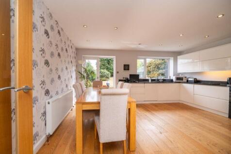 EXTENDED DINING KITCHEN