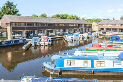Tewitfield Marina