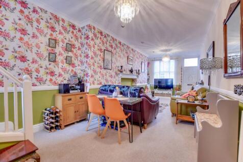 Through Lounge Diner