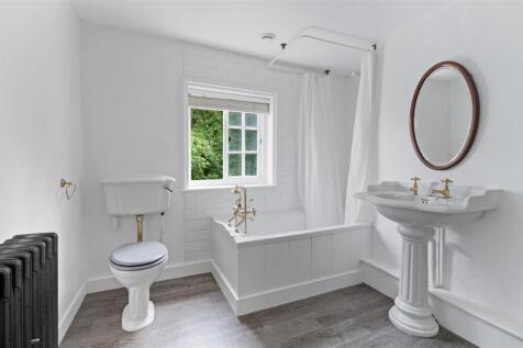 LE002 interior-2.jpg