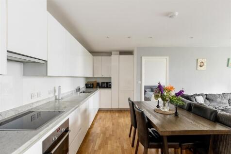 Honour Lea Avenue E20