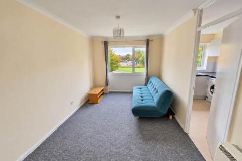 102, Burns Road , Royston,  photo 3