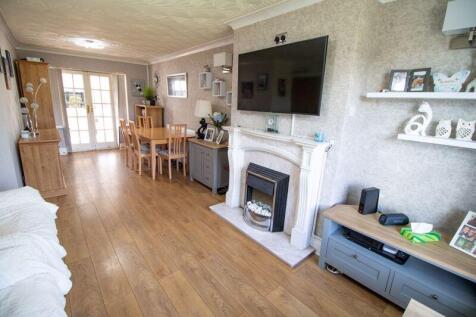 Lounge to Dining Area