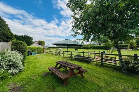 Shared washing lines and seating area