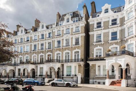 Redcliffe Square 6_22-15-2. Low Res.jpg