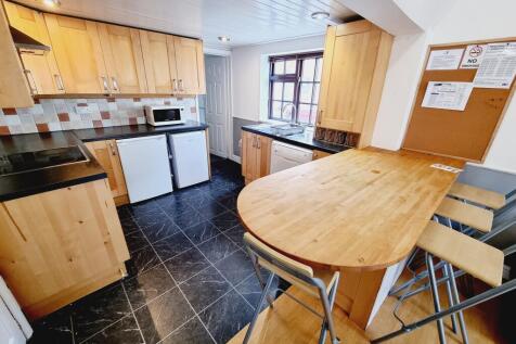 7 Forfield Place, Leamington Spa photo 2