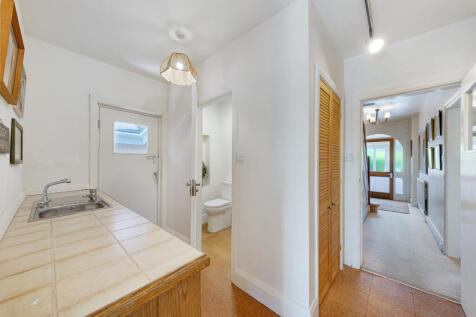 479 LONDON ROAD-45.jpg