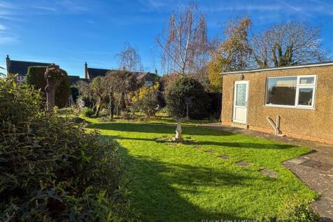 86 Harborough Rd Desborough-18.jpg