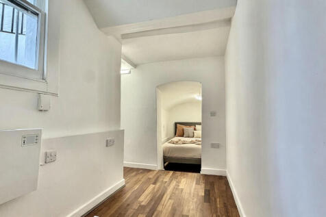 35 Longridge Road...