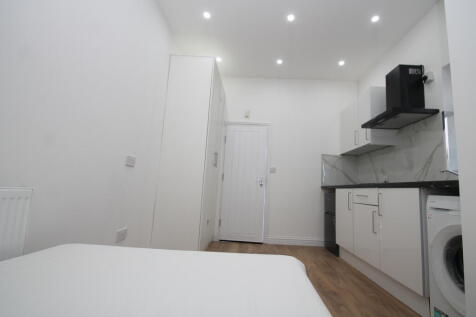Mount Pleasant Road, Chigwell, Essex photo 5