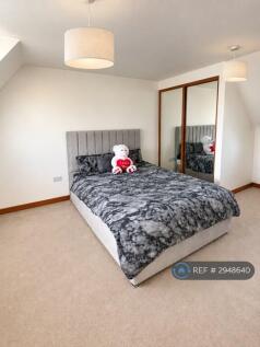 Pricniple Bedroom With Ensuite.