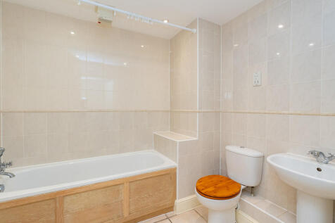 Ashurst Place, Dorking photo 4
