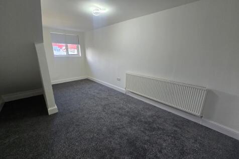 Meadow Close, Enfield photo 4