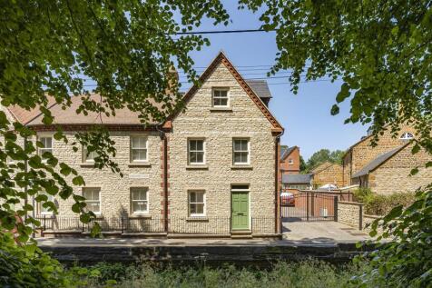 3 Chantry Lane