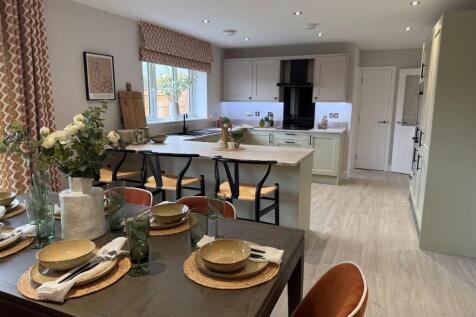 Kitchen/Dining Areas