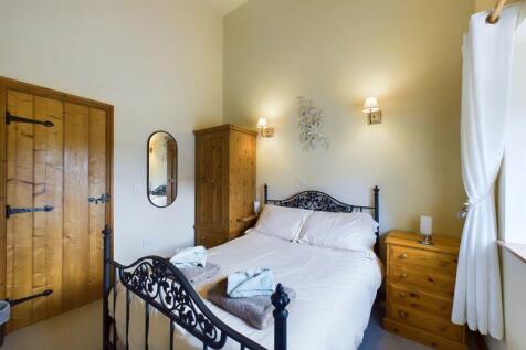Guillemot Cottage - Bedroom One