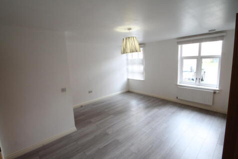 Another photo of the bedroom different angle.