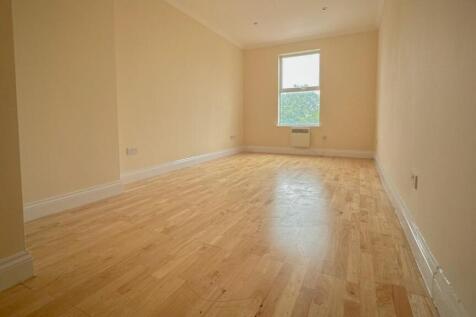 High Street, Enfield photo 4