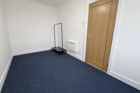 High Street, Canvey Island, Essex photo 5