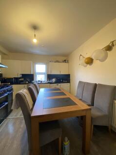 7-bed flat on Wilmslow Road, Fallowfield, £4,004/mo