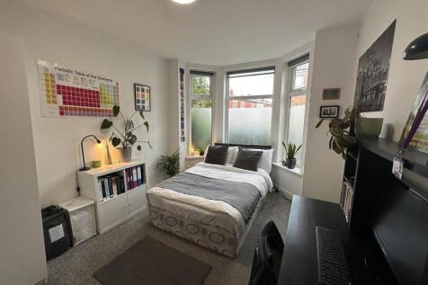Aycliffe Grove, Longsight,  £148pppw photo 4