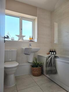 Dressed bathroom 1.jpeg