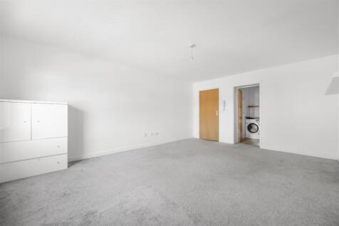 Living Room 2.jpg