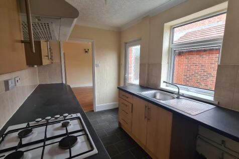 Oxford Street, Kirkby in Ashfield, NG17 photo 5
