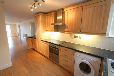 5 Longshore Apartments Kitchen