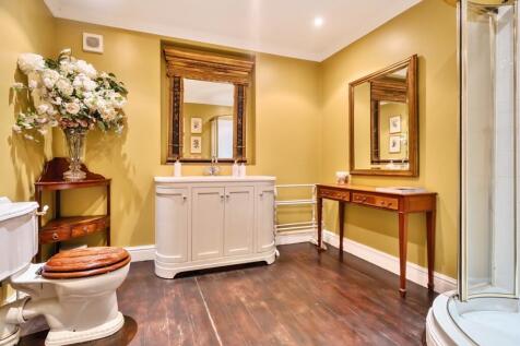 1305250-25-684982...