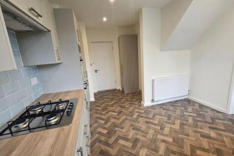 Heaton Avenue, Bramhall, SK7 photo 4
