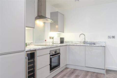 Strawberry Hill,, Newbury,, Berkshire,, RG14 photo 5