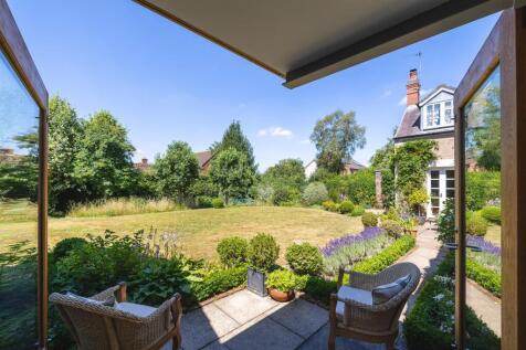 10 Main Street, Newton Burgoland