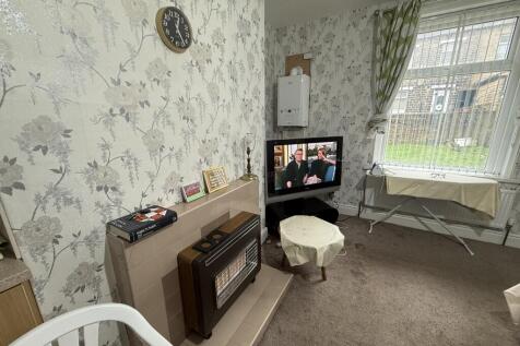 Moorbottom Road, HUDDERSFIELD photo 3