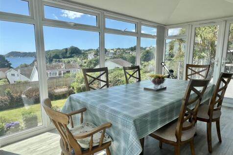 Conservatory/Dining Area