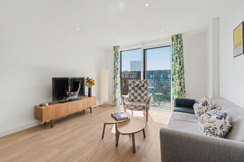 London, SE16 - property photo