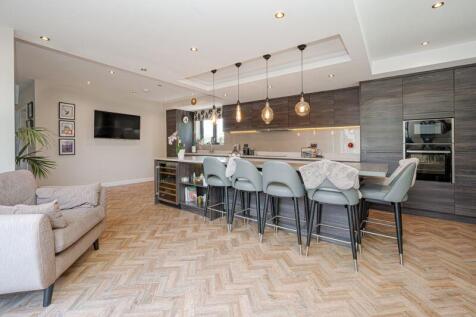 Golf Open 2026 - Selworthy Road, Birkdale (5 min walk) photo 3
