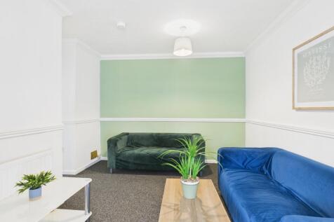 4-bed terraced on Cunningham Road, £2,773/mo