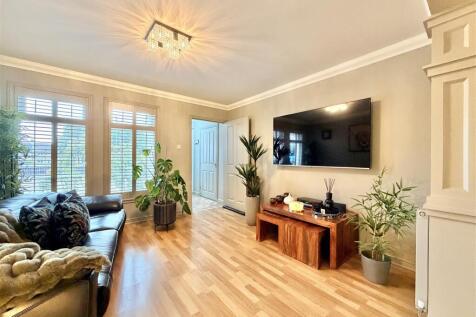 Lounge/Kitchen/Sunroom