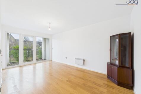 Open Plan Living with Balcony
