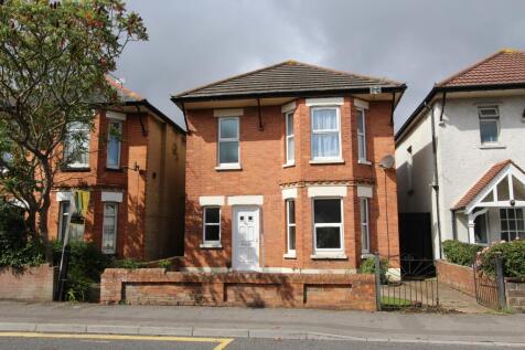 4-bed detached on Bengal Road, Winton, Bournemouth, £2,450/mo