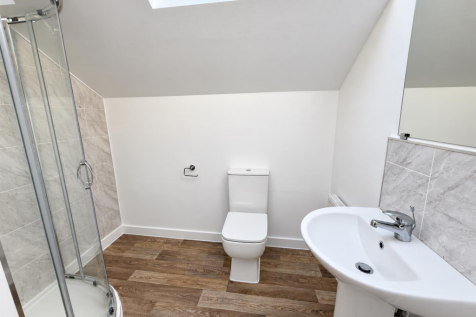 Attic En-Suite.png