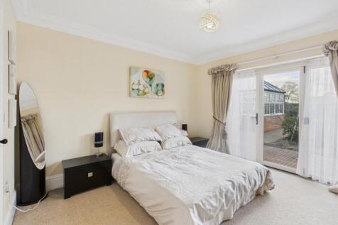 CAM02351G0-PR0089-STILL016 (1)