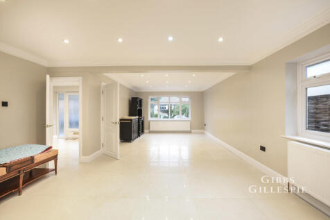 Cheyne Close, Gerrards Cross, Buckinghamshire, SL9 photo 4