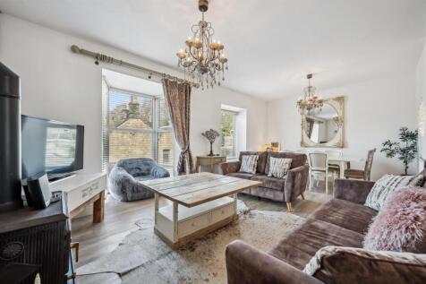 Lounge to dining area.jpg