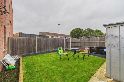 CAM03218G0-PR0732-STILL008