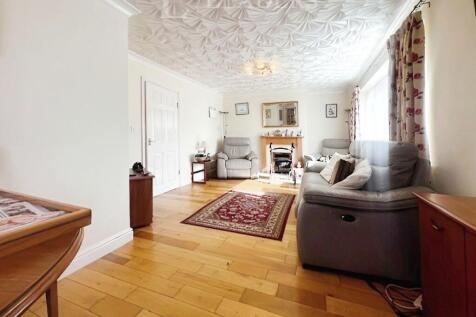 Balmoral Avenue, PE11 photo 3