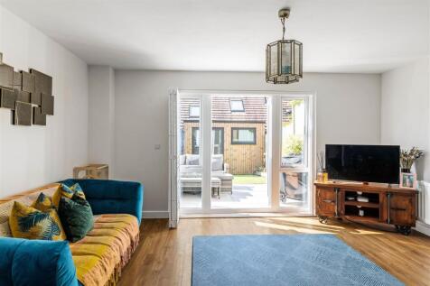 12 Funnel Drive-22.jpg