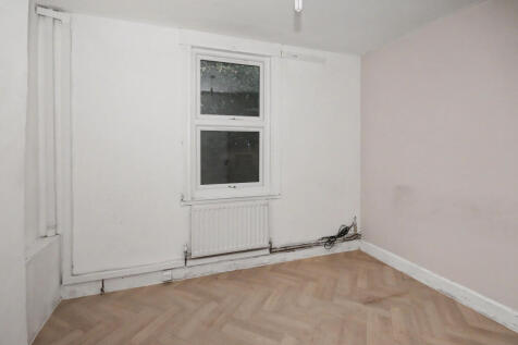 Flat 3, 20 St. Michaels Road, Bedford, Bedfordshire, MK40 2LT