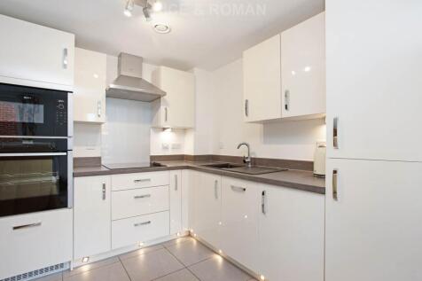 Holly Place, Cobham photo 4